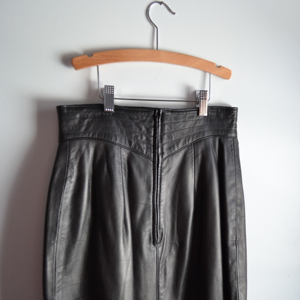 • MAXIMA LEATHER PENCIL SKIRT • - Picture 4 of 6